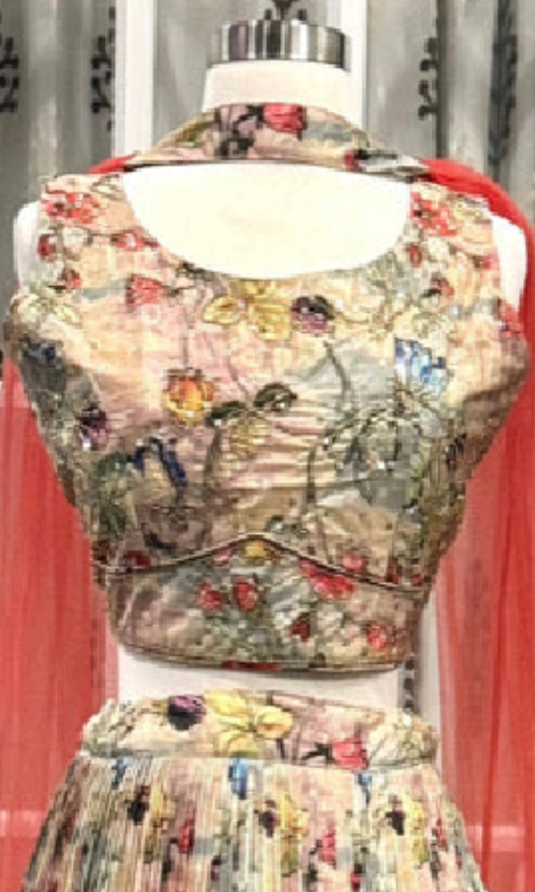 ❤️Beautiful kalamkari print Lehenga with hand work on the blouse. Fits size 40 and can be altered to smaller sizes❤️