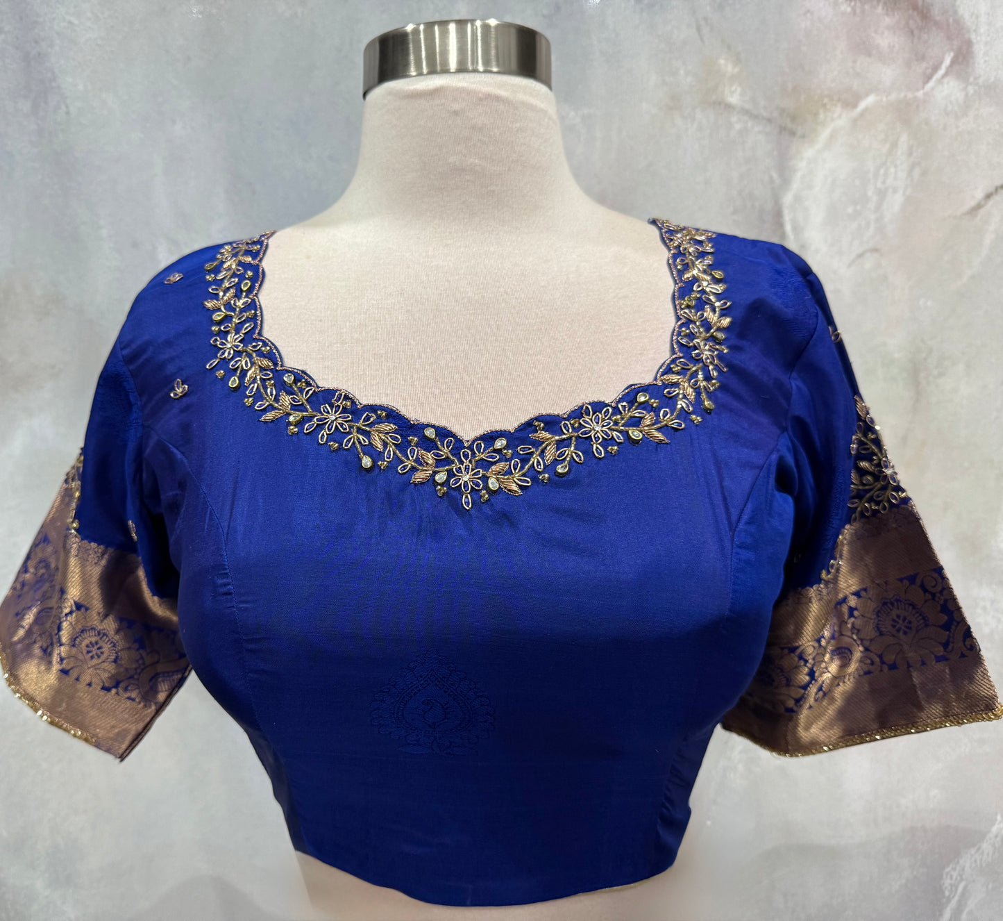 Drape yourself in timeless beauty with this stunning Royal Blue Kanjivaram Pattu Saree. Available size 40 to 45. We can alter size as needed.