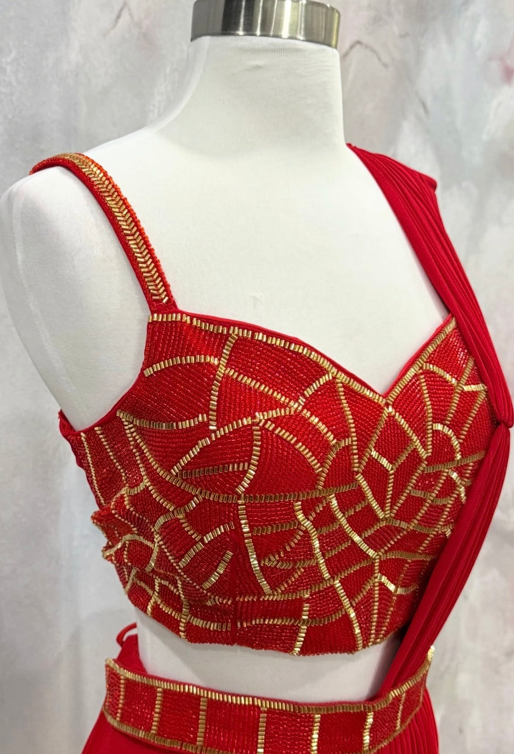 ❤️🌙 KARWA CHAUTH SPECIAL COLLECTION 🌙❤️✨ Turn heads in our gorgeous Red Ready-to-Wear Saree with Cape! ❤️💃