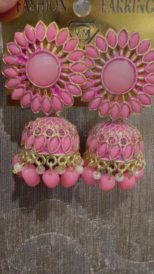 Beautiful  ear rings with stone and kundan pearl work one size